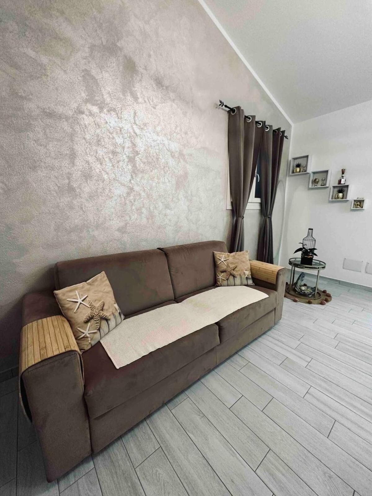 Magnifique Neuve En Bord De Villa *